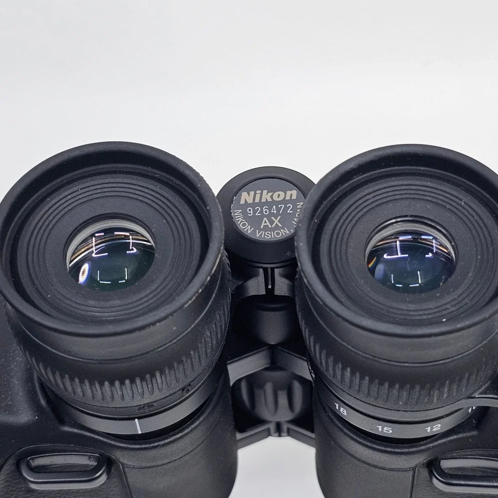 Nikon Action 10-22x50 3.8 at 10x Zoom Binoculars with Case and Accessories